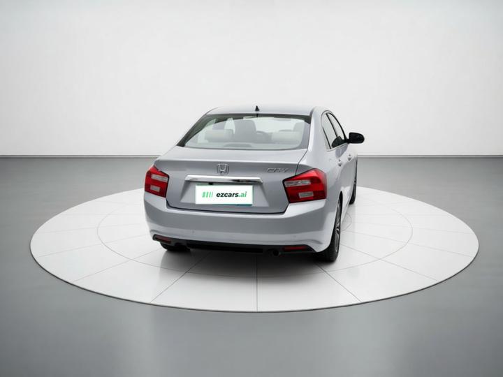 Classic 2012 1.5L MT Comfort photo 3