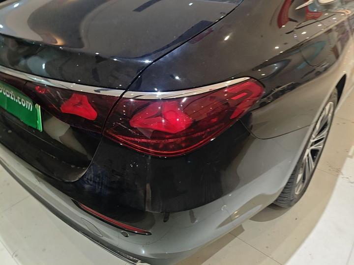 E-Class EV 2024 E 350 e L PHEV photo 7