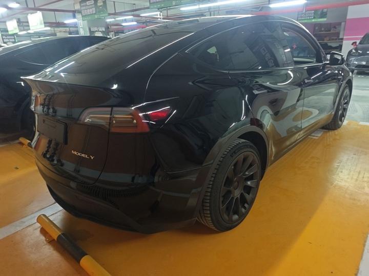 Model Y 2022 Facelift RWD photo 6