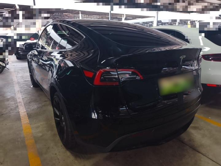 Model Y 2024 RWD photo 4