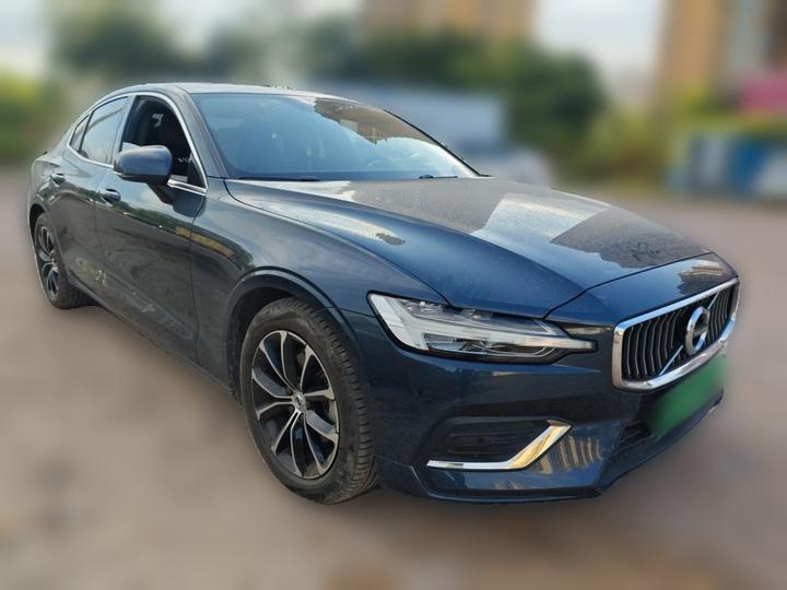 S60 2022 B4 Luxury photo 3