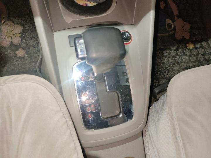 Bora 2011 1.6L AT Comfort photo 6