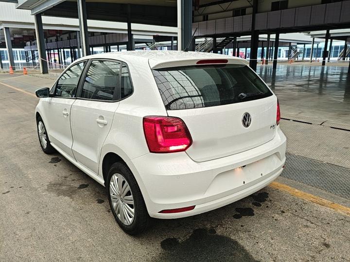 Polo 2016 1.6L AT Comfort photo 4