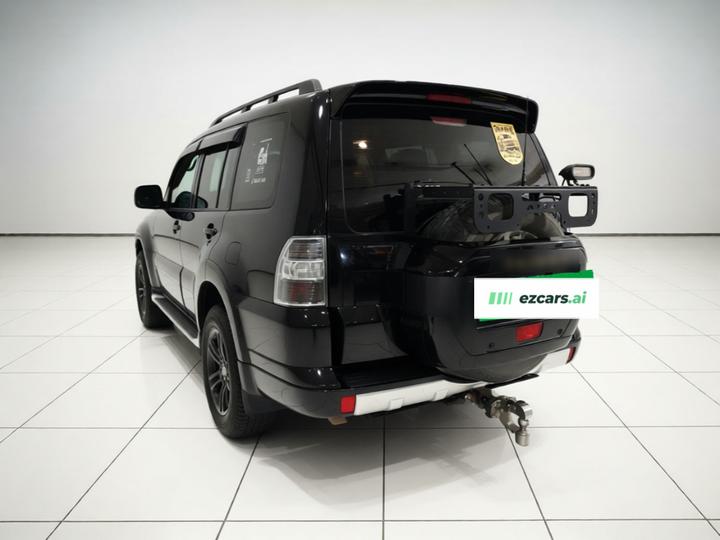 Pajero Parallel Import 2019 V97 3.8L 5-Door GLS photo 4