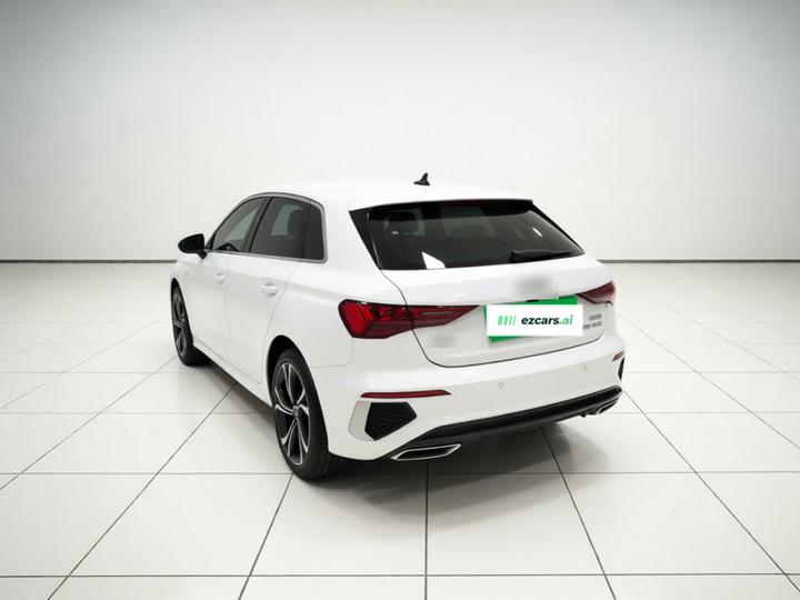 A3 2021 Sportback 35 TFSI Luxury Sport photo 4
