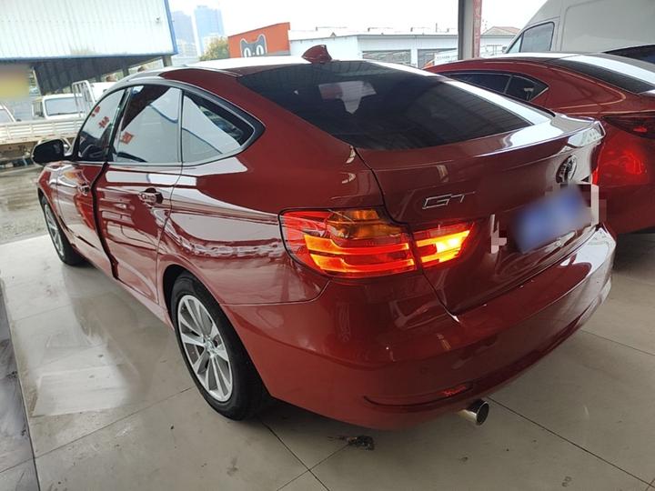 3 SeriesGT 2014 320i Leading photo 4