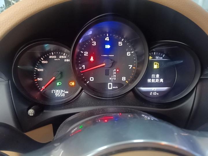 2016 Macan 2.0T photo 3