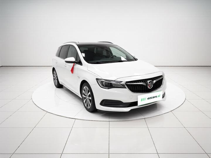 GL6 2021 323T Mild Hybrid Luxury photo 3