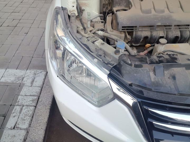R50 2015 1.6L MT Luxury photo 7