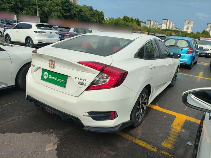 Civic 2016 220TURBO MT Luxury photo 4