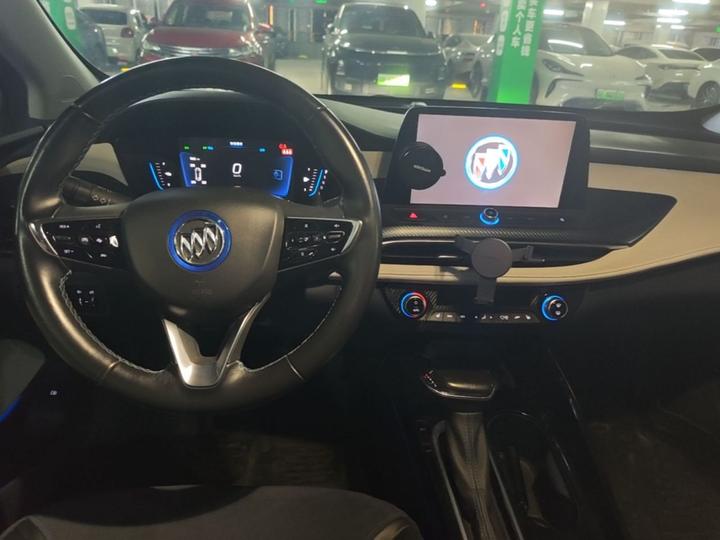 6 2020 PHEV photo 6