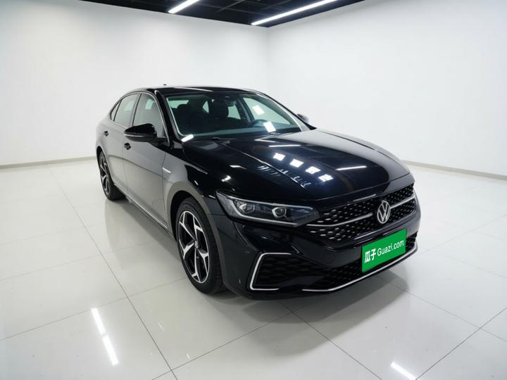 Passat 2024 380TSI Luxury photo 3