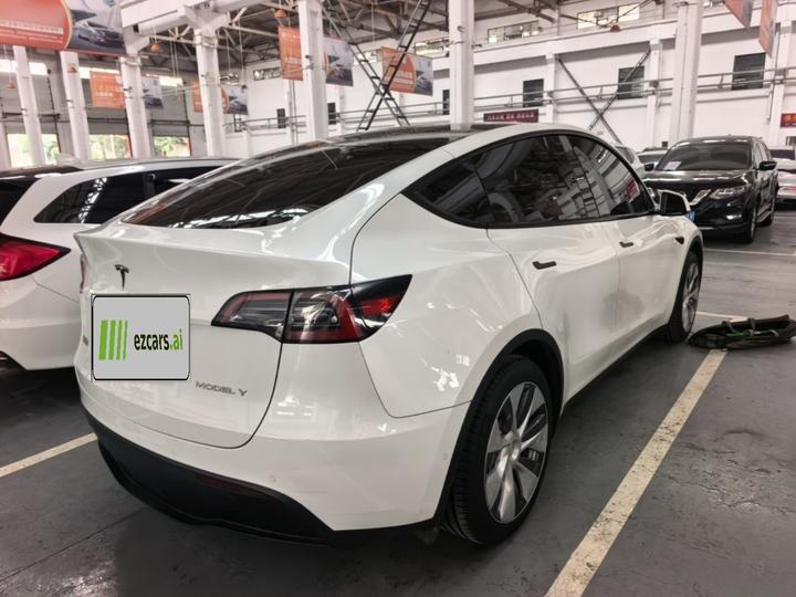 Model Y 2022 Facelift RWD photo 4