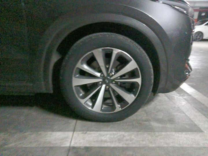 Li Auto ONE 2021 EREV 6-Seater photo 8