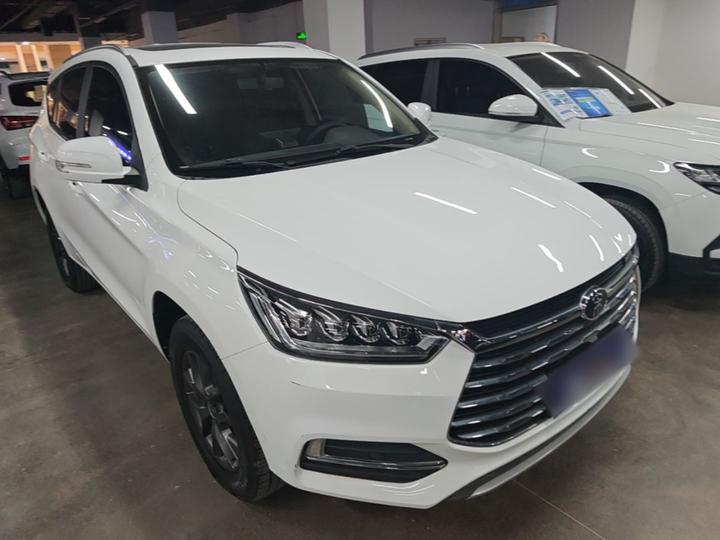 Song 2021 Classic 1.5T MT Luxury photo 3