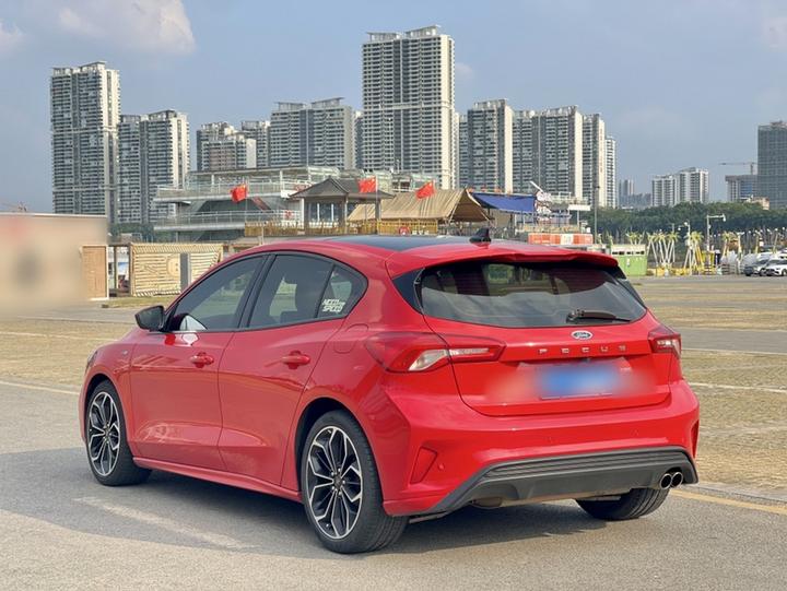 Focus 2019 Hatchback EcoBoost 180 AT ST Line photo 4