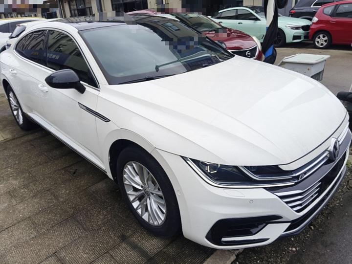 FAW-Volkswagen CC 2019 330TSI China V photo 3