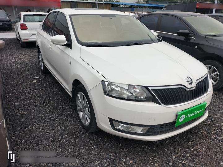 Rapid 2016 1.6L MT photo 3