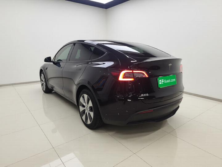Model Y 2022 RWD photo 4