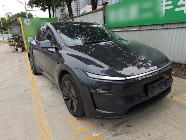 Model Y 2025 RWD photo 3