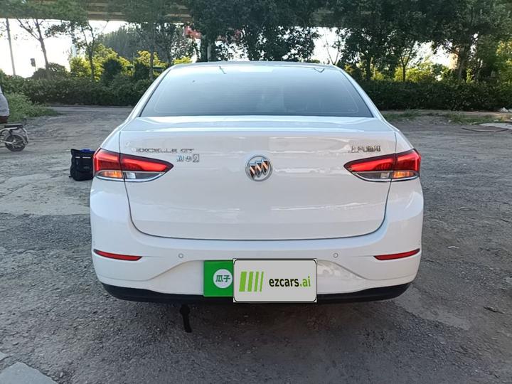 Excelle 2021 Facelift Classic 1.5L AT Elite photo 3