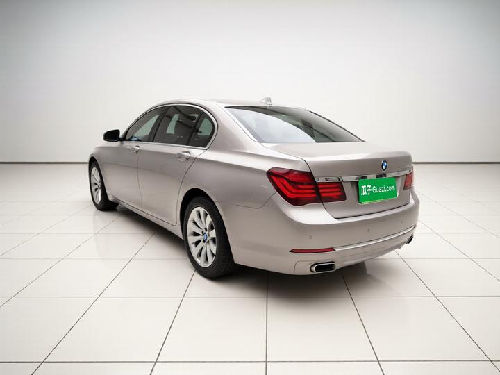 7 Series 2013 740Li Leading photo 4