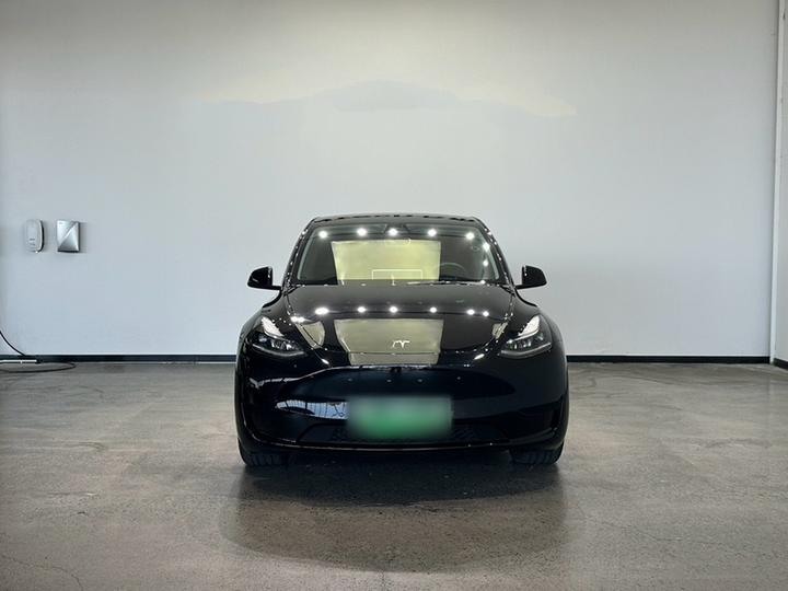 Model Y 2022 RWD photo 2