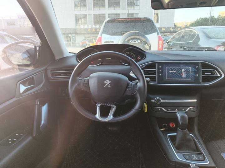 308S 2015 1.2T AT photo 6