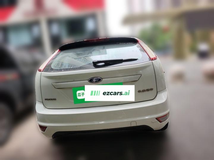 Focus 2013 Hatchback Classic 1.8L MT photo 5