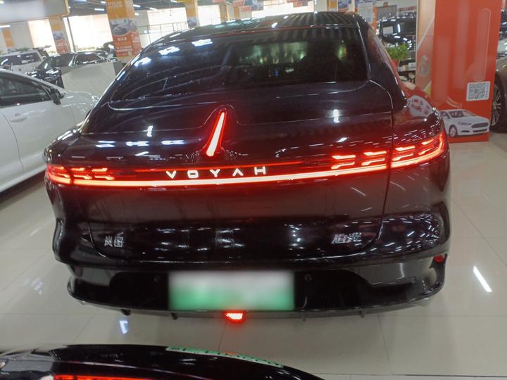 Voyah Passion 2024 PHEV AWD Extended Range Flagship photo 3