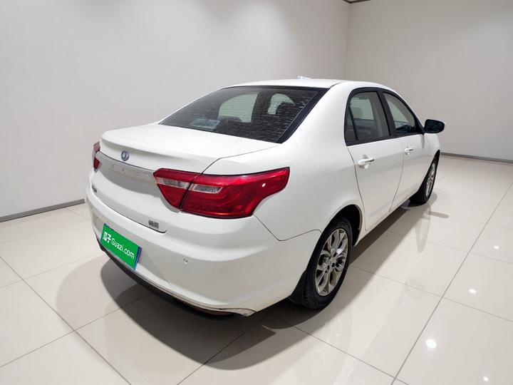 Vision 2018 1.5L AT photo 4