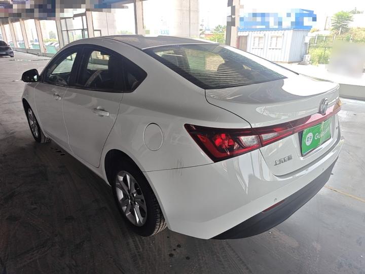 2016 1.5L AT Value Luxury photo 4
