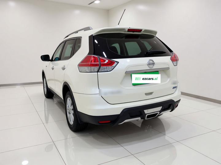 X-Trail 2014 2.0L CVT Comfort 2WD photo 4