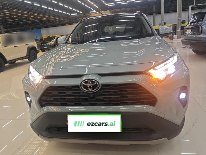 RAV4 2023 2.0L CVT RWD Plus photo 2