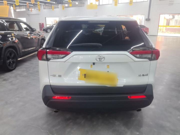 RAV4 2024 2.0L CVT RWD photo 3
