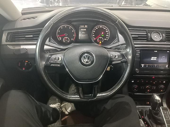 Passat 2016 330TSI DSG photo 2