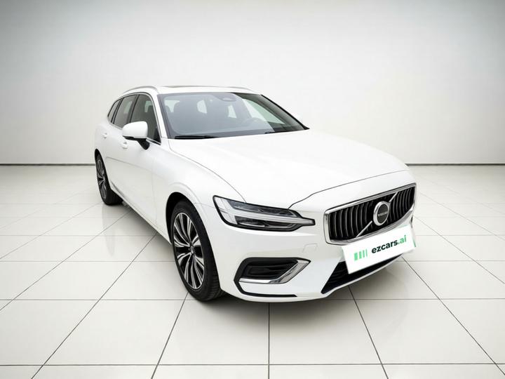 V60 2025 B5 Luxury photo 3