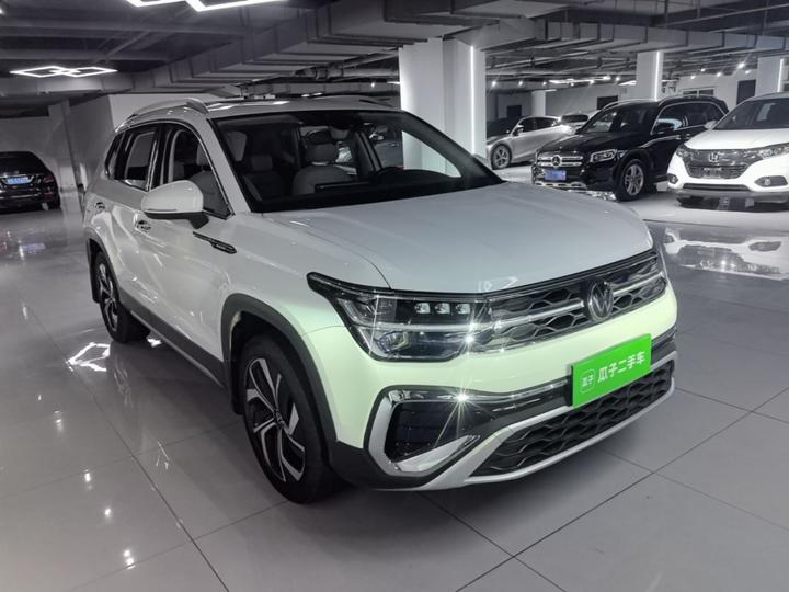 Tharu 2023 300TSI RWD photo 3