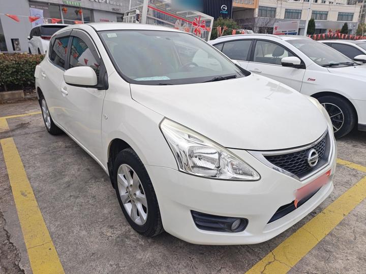 Tiida 2011 1.6L CVT Comfort photo 3