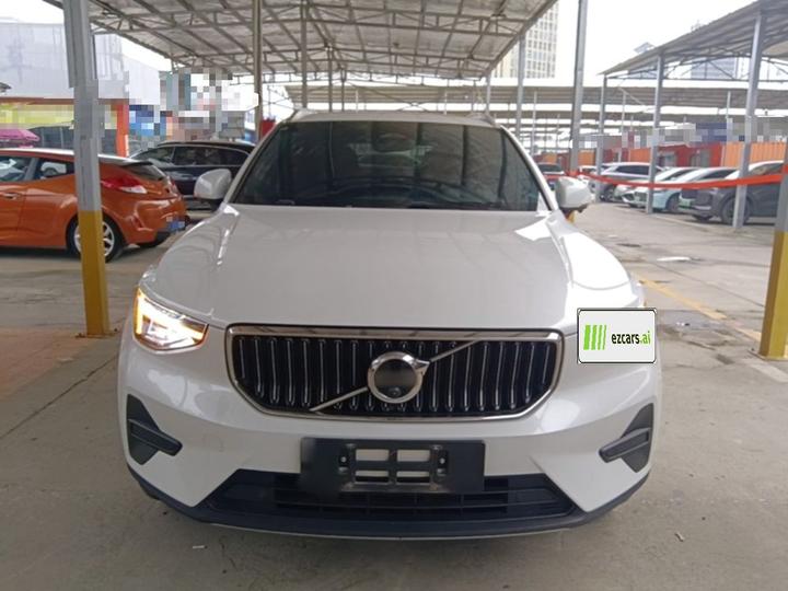 XC40 2023 B3 Luxury photo 2