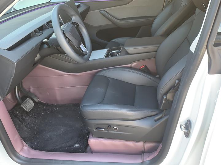 Model Y 2025 RWD photo 7