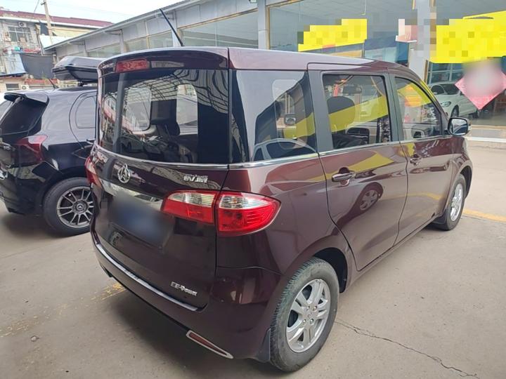 2013 1.2L MT Elite photo 6