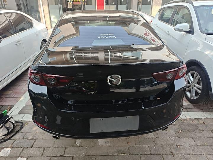 3 Axela 2023 2.0L AT photo 5