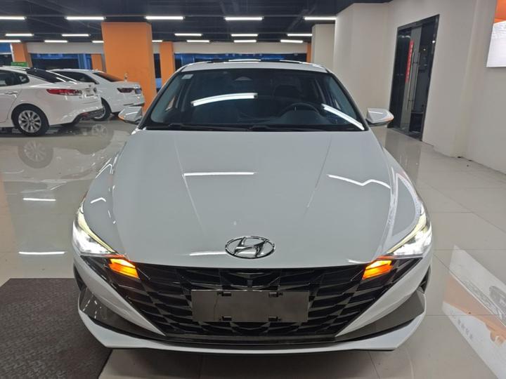 Elantra 2021 1.5L CVT LUX Premium photo 2
