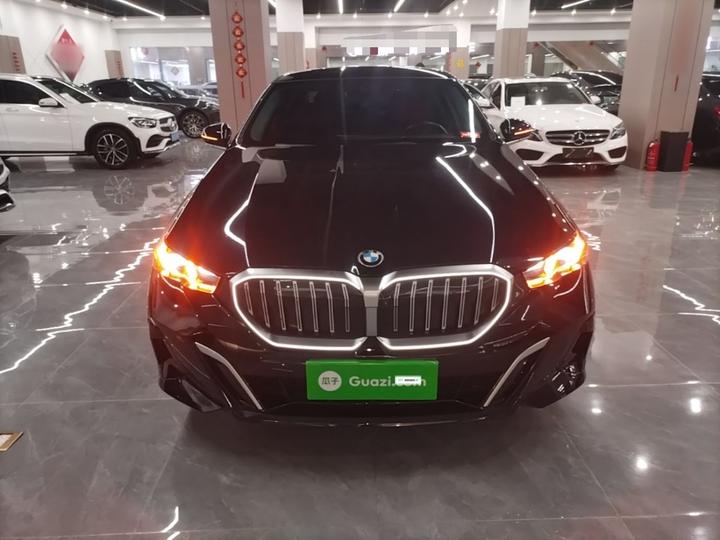 5 Series 2024 530Li Leading M Sport Package photo 2