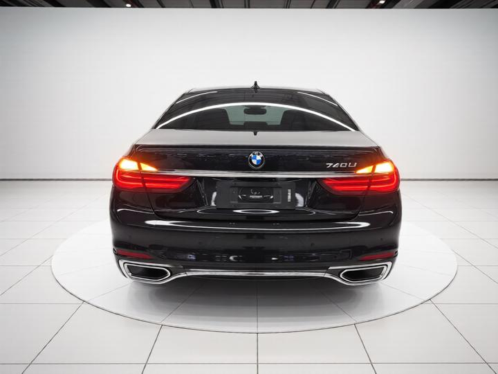 7 Series 2018 730Li Leading Excellence photo 5