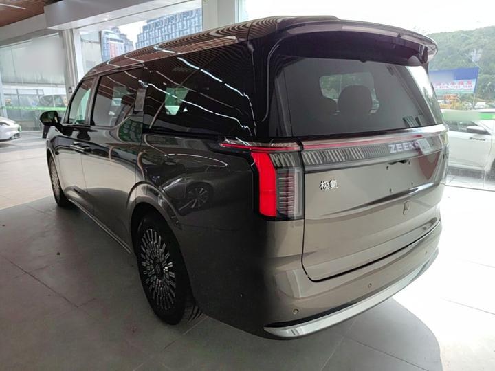 009 2026 7-Seater Ultra+ photo 4