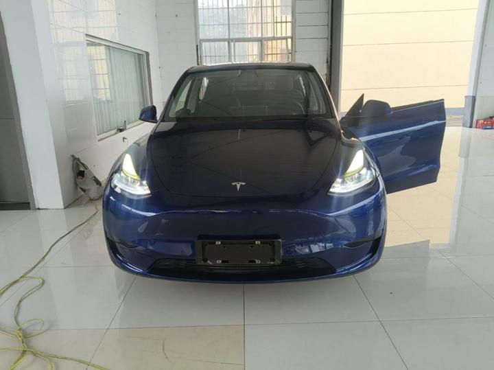 Model Y 2022 RWD photo 2