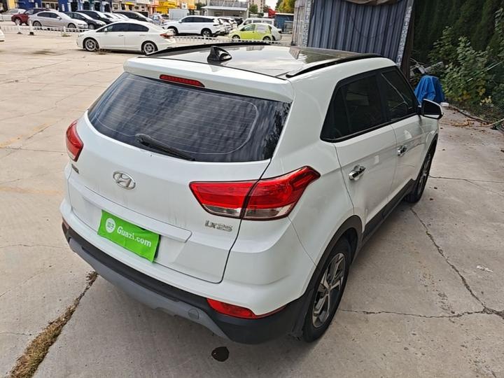 ix25 2017 1.6L AT Smart photo 6