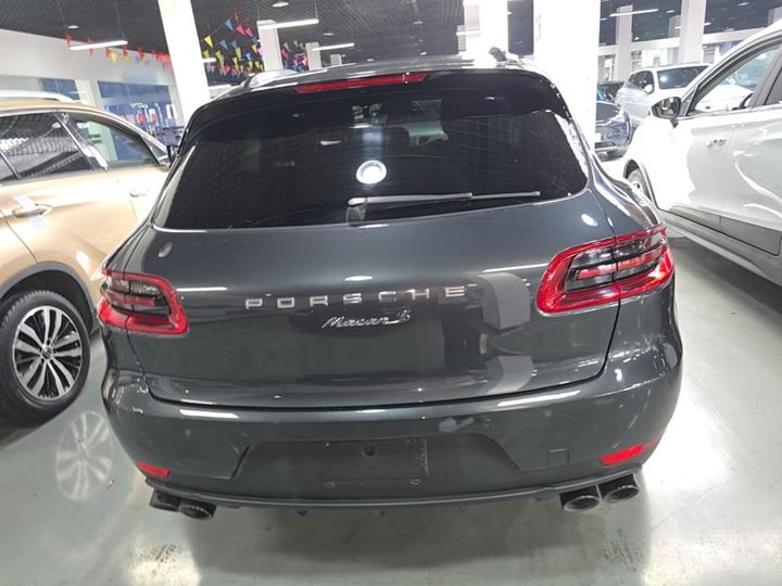 2017 Macan 2.0T photo 3